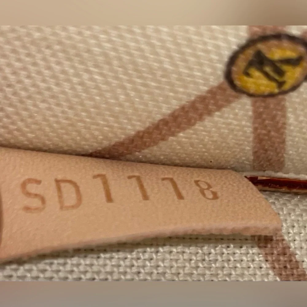 LOUIS VUITTON SIGNATURE LV MONOGRAM TRUNK NEVERFULL WRISTLET POUCH CLUTCH RARE - Picture 5 of 14